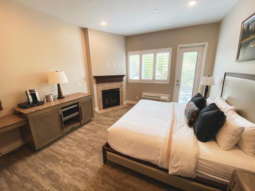 Huff House Bed & Breakfast 4*
