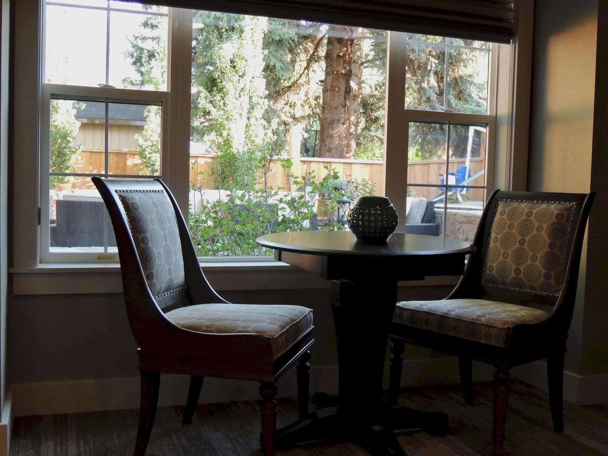 Huff House Bed & Breakfast